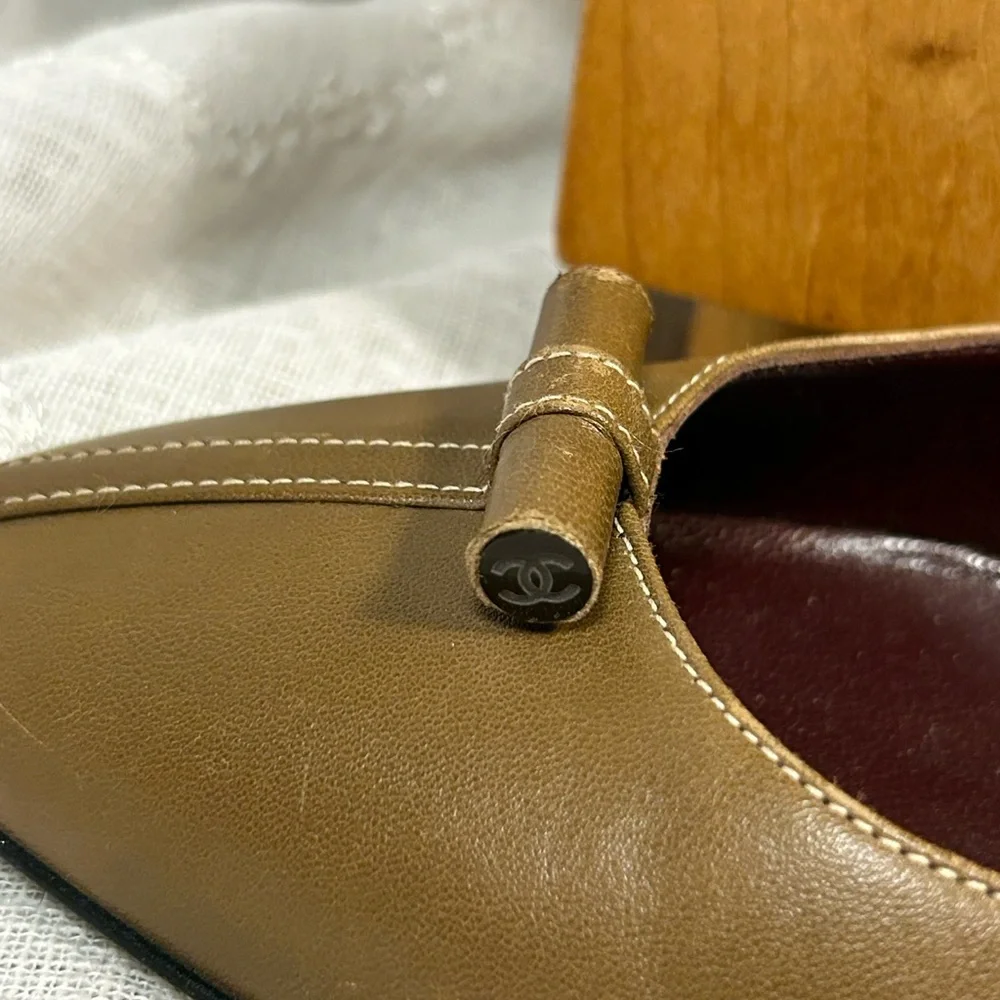 CHANEL authentic leather classic sling back heel with dust bag